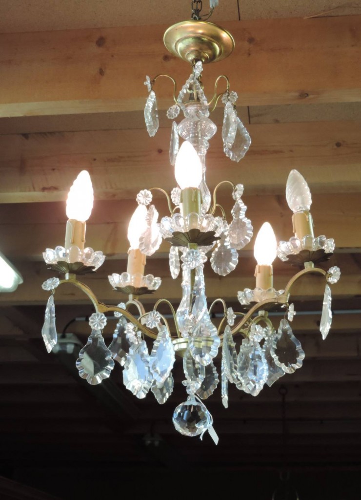 Lustre à pampilles en cristal ancien